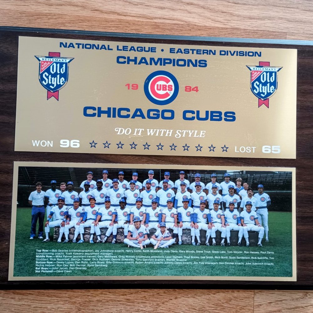 1984 Chicago Cubs Plaque Baseball W/ 1986 Official Yearbook Sport